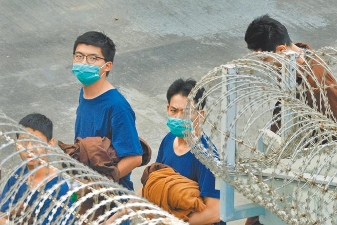香港国安法威力初显，成为港民自觉遵守准则。（路透）