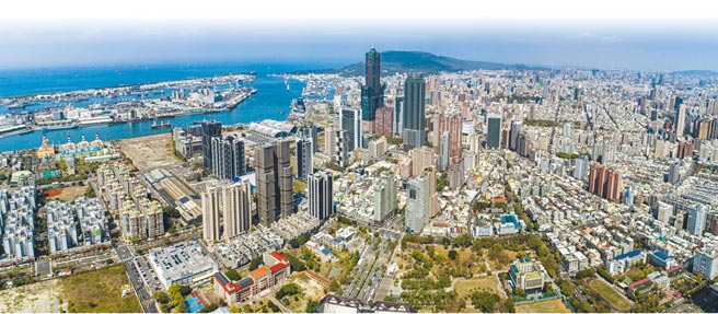 高雄亚洲新湾区重大建设齐聚，吸引大陆建设、远雄建设、京城建设纷纷推出饭店宅，深耕区域巿场。（业者提供）