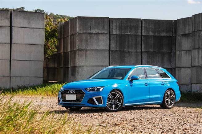 Audi A4 Avant 40 TFSI S line旅行车的车身线条显得更有动感。（陈大任摄）