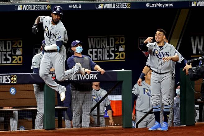 MLB光芒队球员庆祝全垒打。（达志影像）