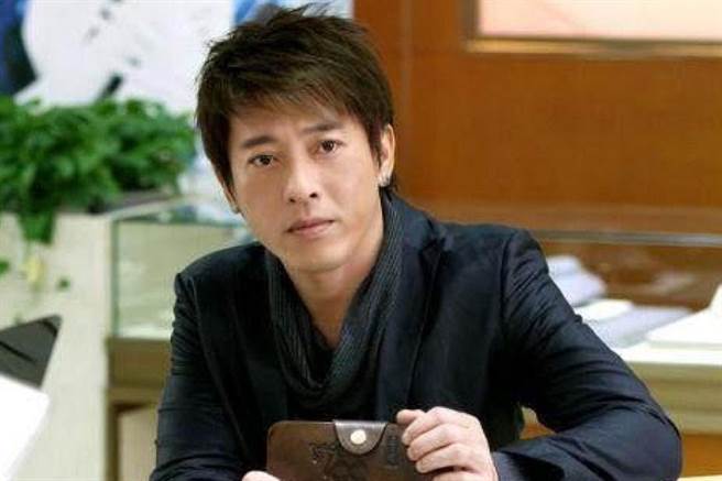 吕颂贤所饰演的令狐冲一角，被大家视为经典 (图 / 翻摄自网路)