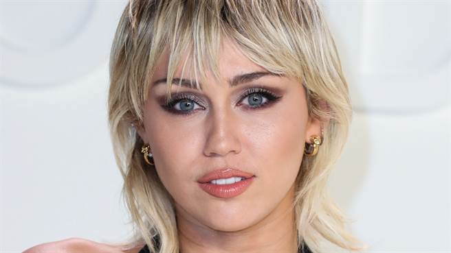麦莉希拉(Miley Cyrus)上空登封，火辣身材令粉丝大喷鼻血。（图／达志影像）