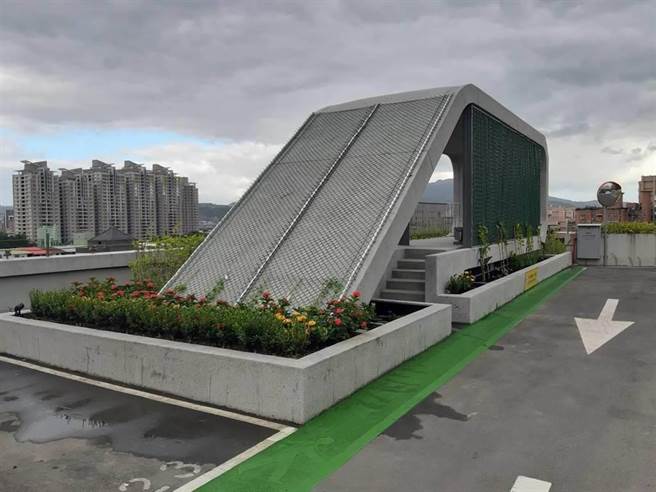 秘境成险境！仁爱停车场绿美化却成攀爬网（戴上容摄）