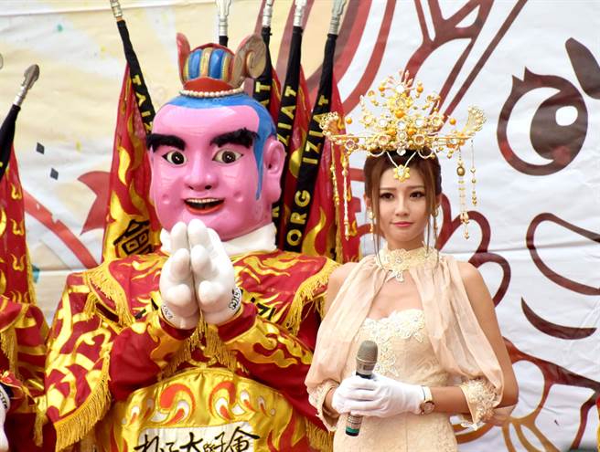 连续举办11年的太子文化季今年走出嘉义县朴子市，12日晚上将与水上乡公所共同推出祈福点灯晚会，今7日记者会，全台最美礼生「糖糖」现身代言。（吕妍庭摄）
