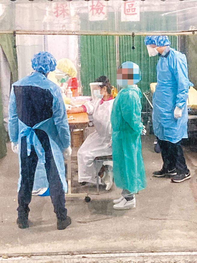 越南女移工与新冠确诊印尼移工曾同住，却在指挥中心召回筛检前逃逸，6日凌晨移民署在北市找到，并在民宅发现另名逃逸同乡，2人被送进检疫所。（移民署提供）