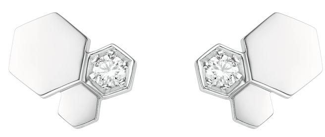 CHAUMET的Bee My Love白K金耳环，7万4700元。（CHAUMET提供）