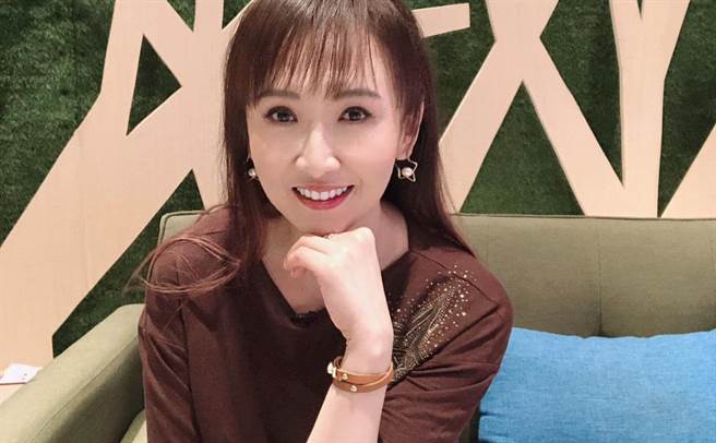 Julie在节目上爆料这场乌龙。(图/翻摄自Julie脸书)