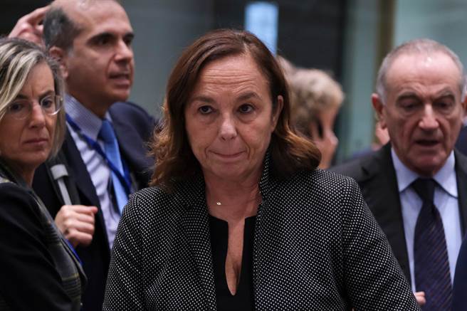 义大利内政部长确诊染疫 外交司法部长自主隔离。(图／达志影像shutterstock提供)