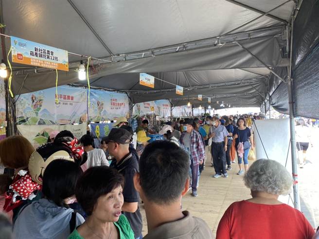 台中市农业局于新社花海推出农特产品行销区，以台中农好为主题，设置126个摊位。（台中市农业局提供／王文吉台中传真）