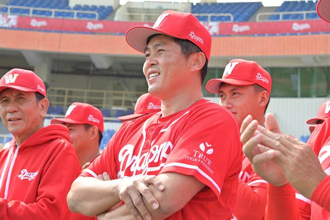 味全龙回归中职后明年终于要在一军赛事亮相，3月14日在台南球场首战「南霸天」统一狮。（资料照／味全龙提供、廖德修台北传真）