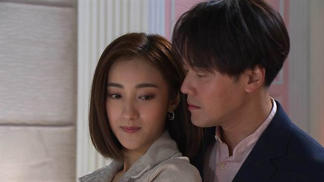 黄文星跟夏宇禾激吻，也深受观眾喜爱。（民视提供）