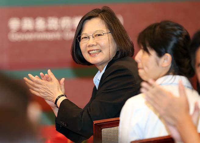 前美國亞太助卿坎博（Kurt Campbell）當著蔡英文總統的面表示「期待兩岸恢復對話」，藍委嘆：蔡英文聽懂了沒？(圖/本報資料照)