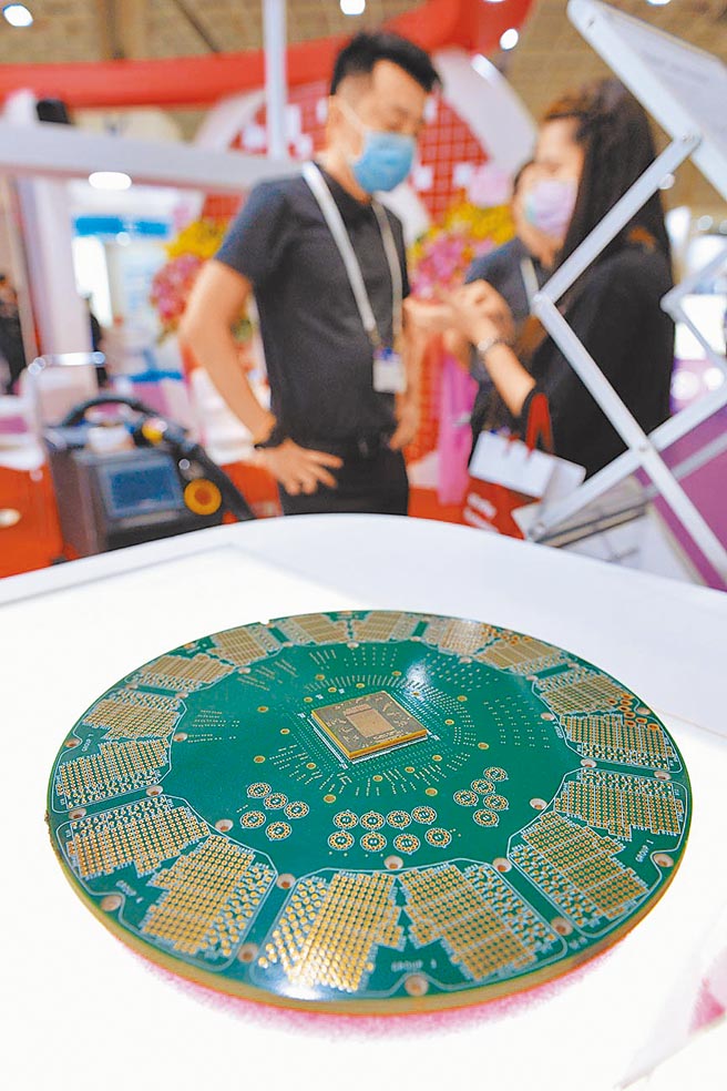 2020台湾国际半导体展，厂商展出相关硅晶圆及相关设备机器。（本报系资料照片）