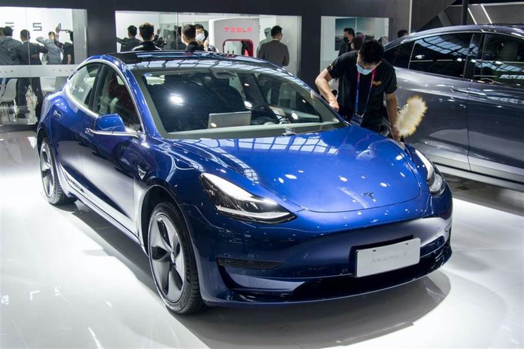 新電池上陣 賣破 2 萬台！特斯拉 Model 3 中國市場 11 月銷量創新高