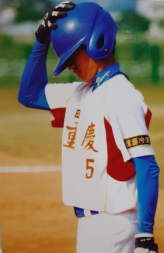 张奕重庆国中时的照片。（刘明光提供）