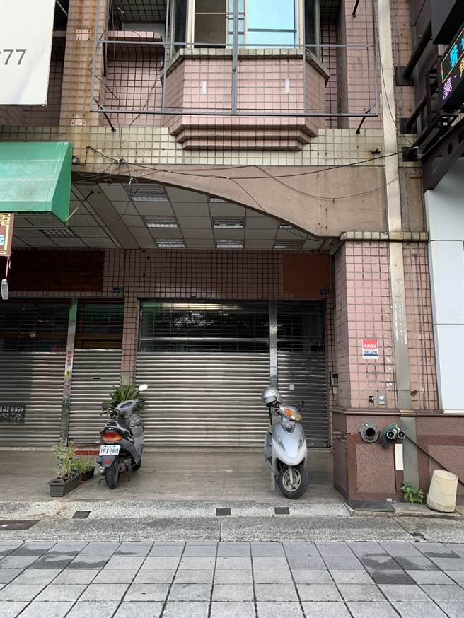 原「罢康总部」已拉下铁门。（读者提供）