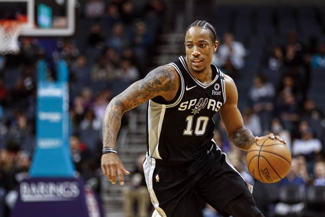 馬刺後衛迪羅薩新球季只被《ESPN》排在第82名，讓他不禁相當火大。(美聯社)