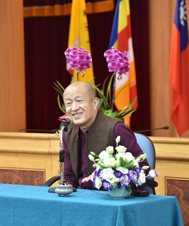全球首位「喇嘛導演」宗薩欽哲仁波切蒞臨華梵大學演講。（華梵大學提供）