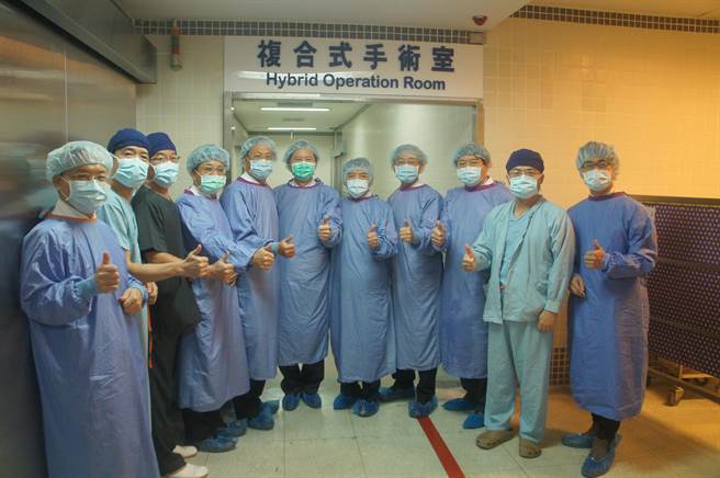 台中榮民總醫院新建複合式手術室（簡稱Hybrid OR）及心臟血管中心新建檢查室10日熱鬧揭牌，為患者帶來福音。（台中榮總提供／張妍溱台中傳真）