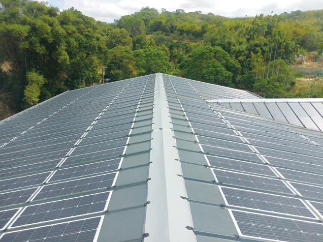 愛能公司創新建築一體型BIPV，打進歐美屋頂型PV發電市場。圖／業者提供
