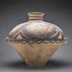 從中國史前文化遺址出土的一件陶罐，高三八．一公分，腹徑三十六公分，現藏英國倫敦巴拉卡特美術館。（時報出版提供）