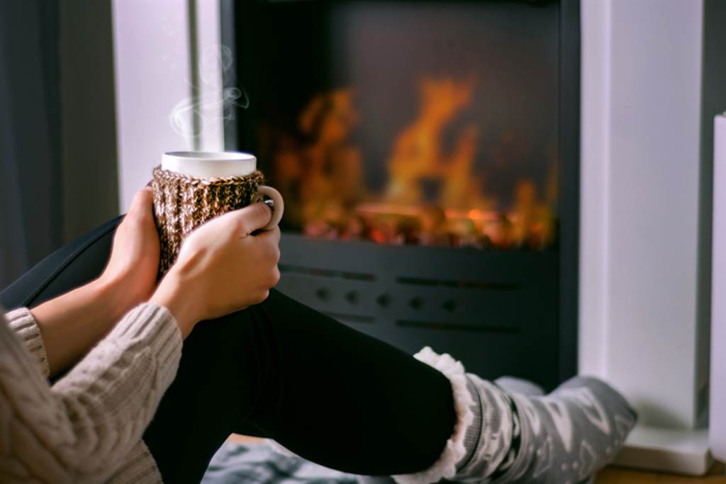 冬天手腳冷冰冰,自製飲品可以暖胃暖身。(示意圖/Shutterstock)