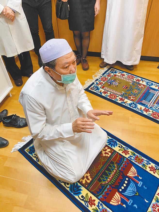 高醫提供男女獨立的穆斯林祈禱室。（柯宗緯攝）