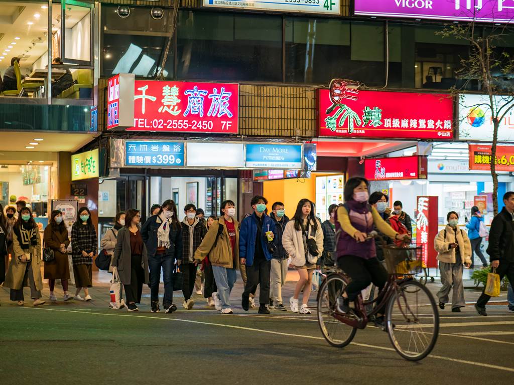 台灣自外疫情 美媒報導「好像身在未來」