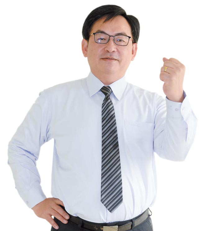 伦元投顾分析师陈学进