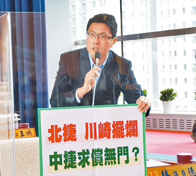 市议员林德宇昨日说，台中人的第一条捷运不容有安全疑虑，更不能有黑箱验收的阴影。（陈世宗摄）