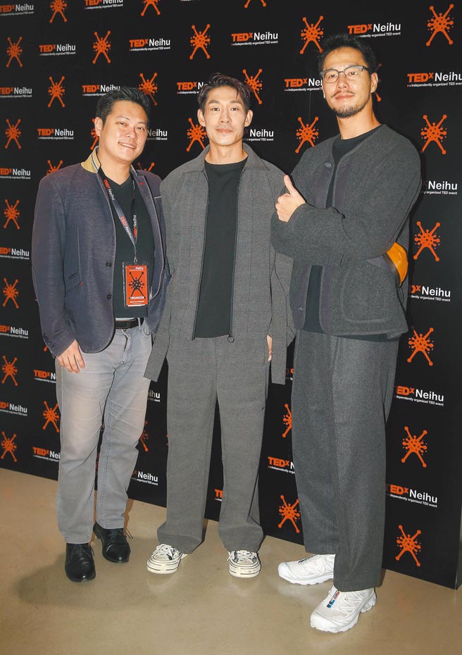 陈绍诚（左起）、蓝钧天、丁春诚昨出席年会活动。（粘耿豪摄）