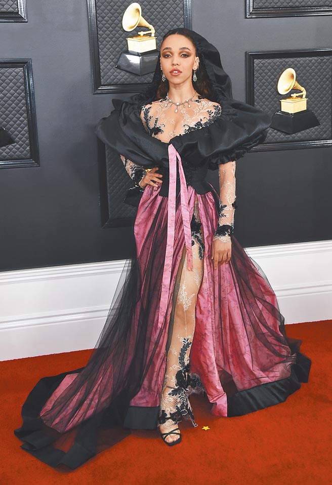 英国才女小枝女孩出面控诉遭西亚李毕福身心虐待。（美联社）