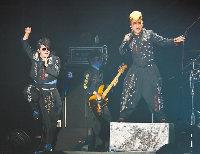 日本乐团「气志团」主唱绫小路翔确诊新冠肺炎。（资料照片）