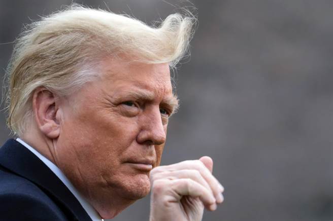 12月12日準備從白宮前往紐約西點軍校（WEST POINT）的神情。（路透）