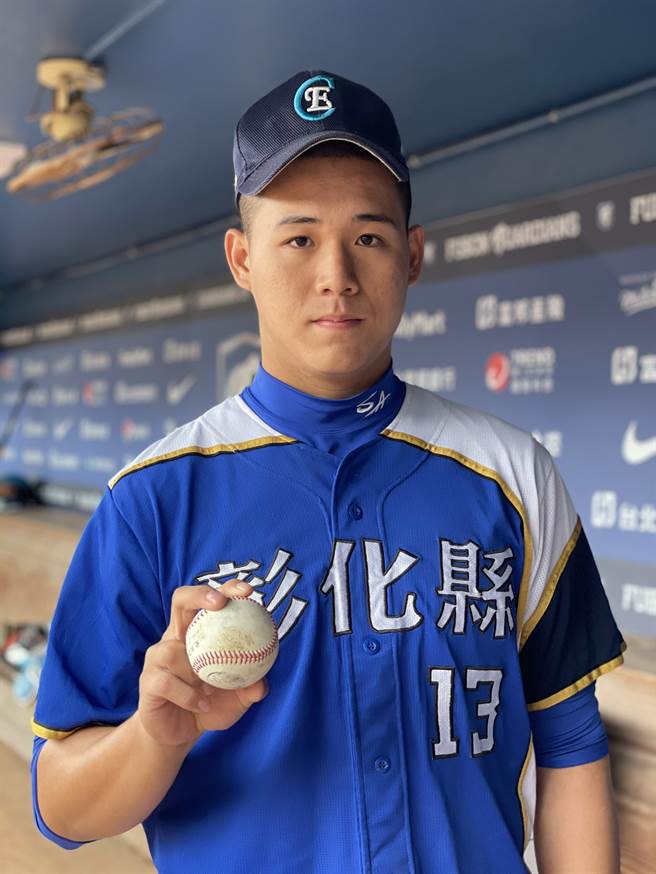 就读彰艺高中一年级的李锡轩代表彰化县出赛富邦U18，敲出生涯首轰。（毛琬婷摄）