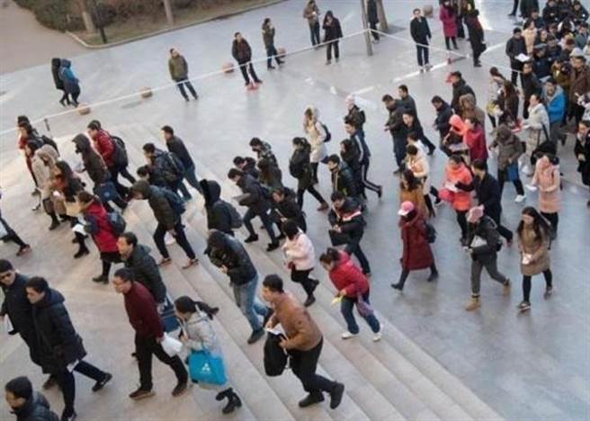 内地公务员考试经常吸引大量民眾报考。（取自东网）