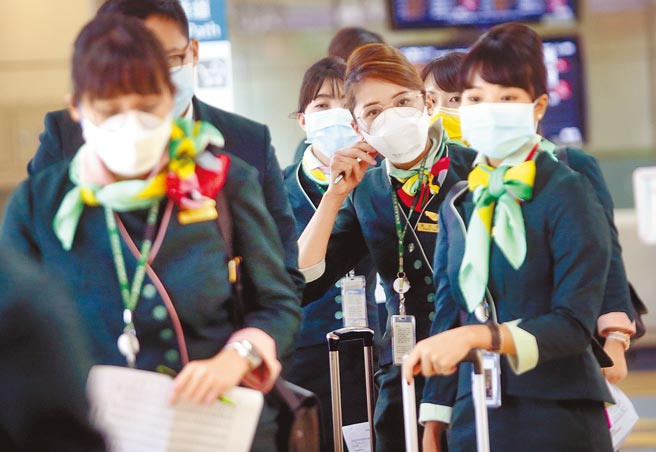 根据主计总处累计今年前10月统计显示，航空运输业薪资倒退噜，若与去年同期相比，衰退幅度达13.44％，堪称是疫情下的「最大苦主」。（本报资料照片）