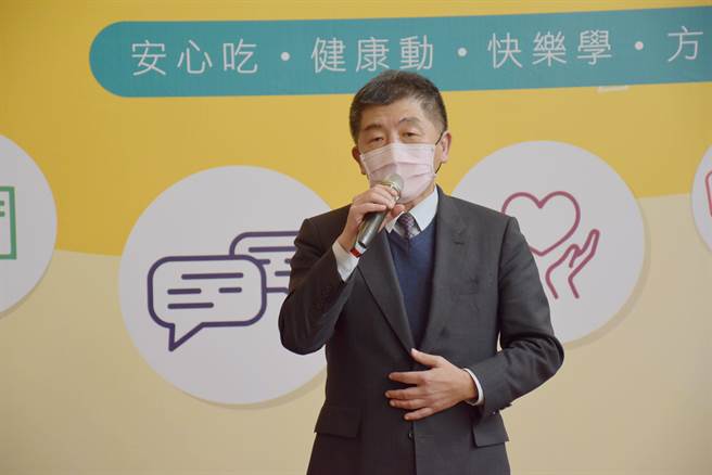 卫生福利部长陈时中今15日到嘉义县参加不老运动成果发表会，针对疫苗何时来台表示尚未确认。（吕妍庭摄）