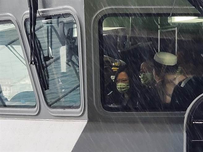 航母杀手后续舰 蔡总统亲命名「塔江」有涵义。曾薏苹摄