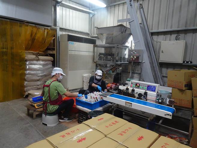 消基会验出镉超标 新北卫生局稽查义峰食品。（新北市卫生局提供／叶德正新北传真）