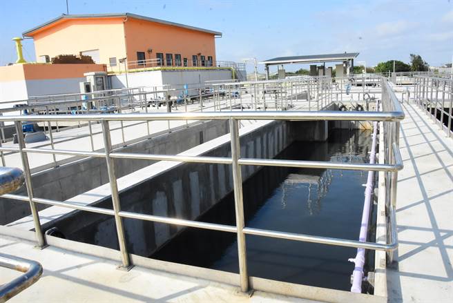 鹿港福興水資中心位在鹿港媽祖路上，每日可處理高達4200噸汙水。（謝瓊雲攝）