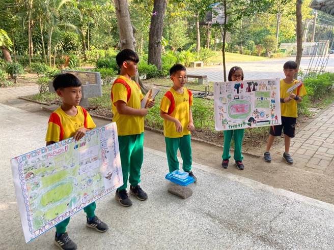 虎山實小Eco School 是台灣第一唯一榮獲第3面綠旗。曹婷婷攝
