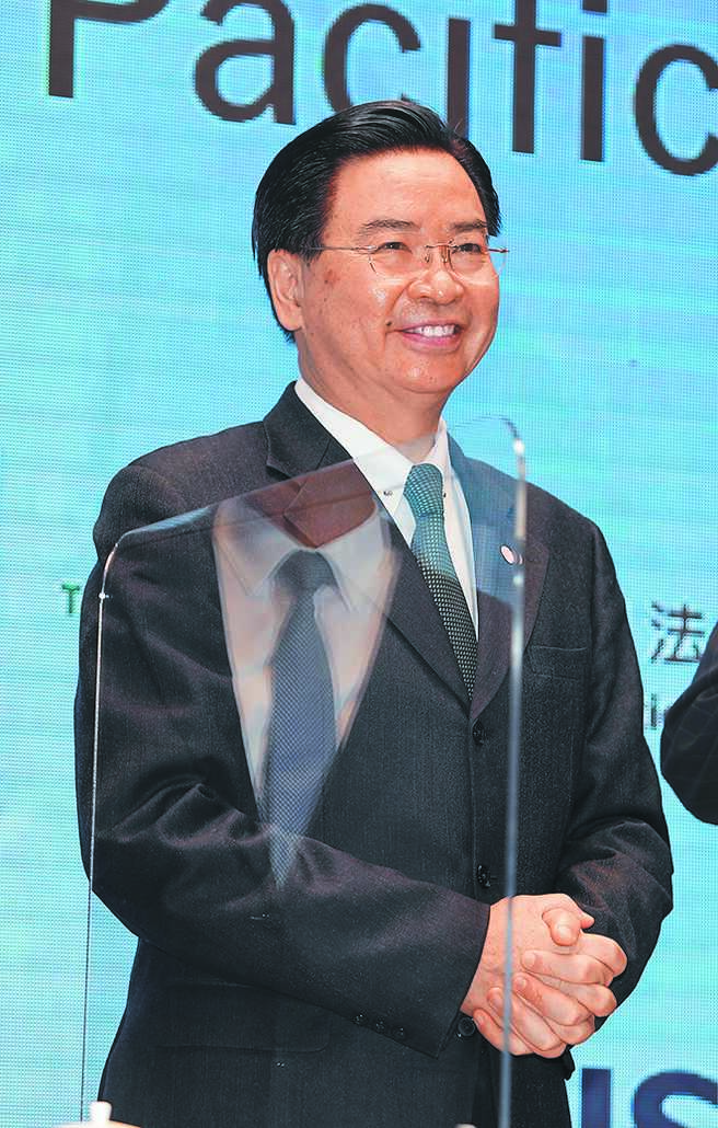 我国驻普罗旺斯台北办事处昨日揭牌，吴钊燮透过预录影片祝贺。（季志翔摄）