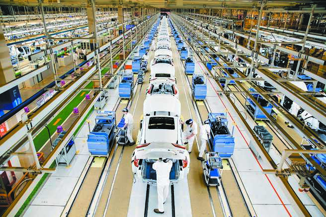 武汉东风本田汽车于3月11日復工復产，目前日产能已恢復到疫情之前的正常水平。（中新社）