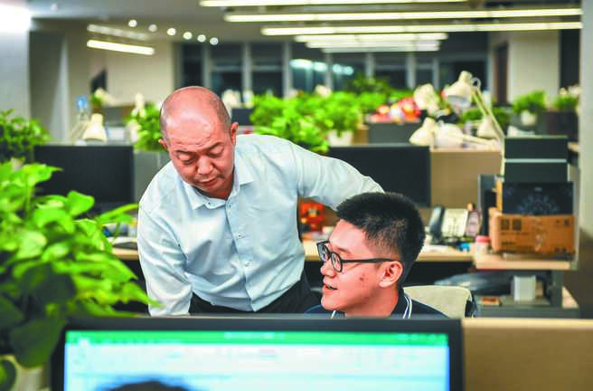 大陆市场监管总局表示互联网行业不是反垄断法外之地。（新华社资料照片）