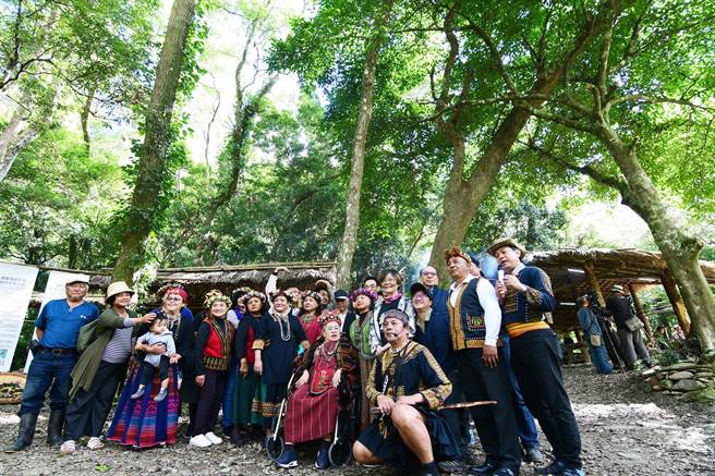 达鲁玛克部落与台东林管处合作，传承鲁凯族人永续利用山林自然资源的智慧。（庄哲权摄）