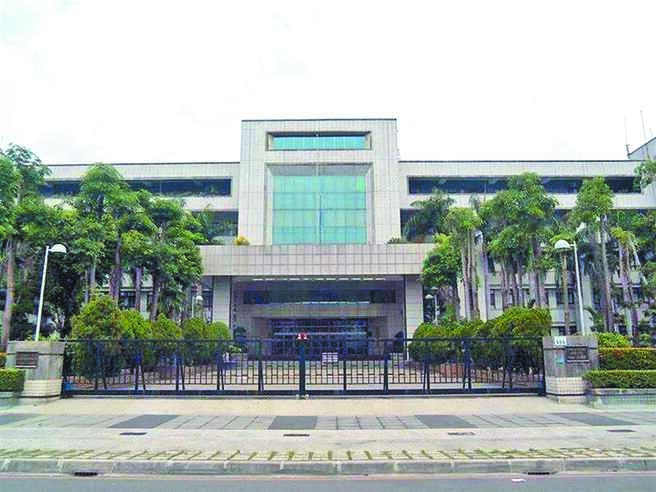 高雄某外商公司燃料补给轮「新希轮」2015年遭北韩扣船1个多月、付170万美金赎回后请求理赔遭拒提告，一审败诉，二审认定被扣船符合兵险规定，判两家保险公司须赔170万元。（本报资料照／袁庭尧高雄传真）