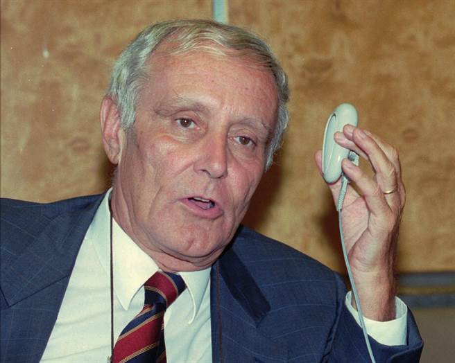 瑞士前总统柯提传因染疫辞世 享寿81岁。(图/美联社)