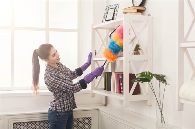 年底大扫除可以扫去过去的秽气，迎来新的好运。(示意图／达志影像)