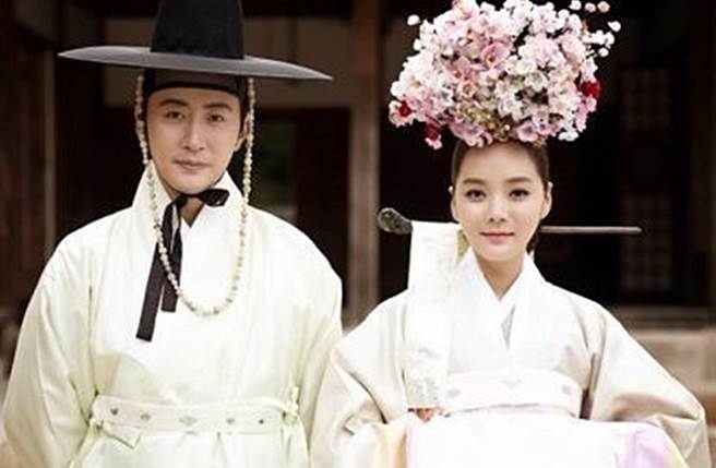 蔡琳与大陆男星高梓淇异国婚姻破局。(取自新浪娱乐)